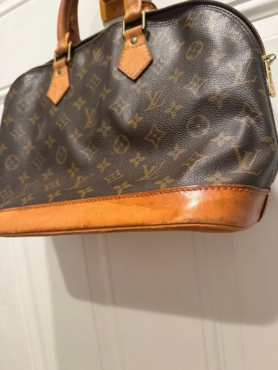 Louis Vuitton Monogram Alma - Picture 5 of 13